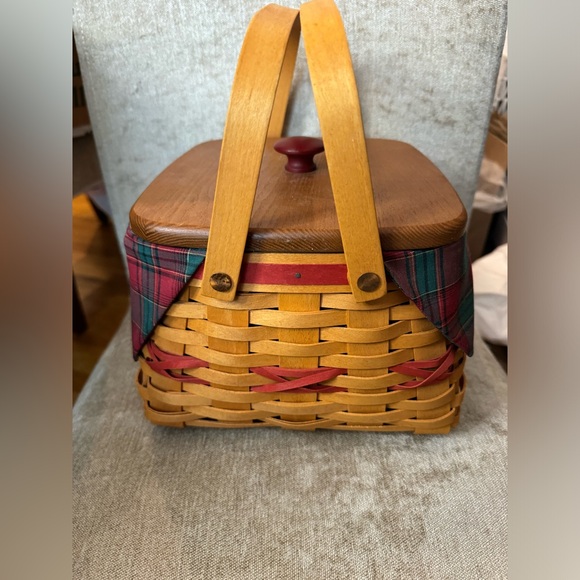 Longaberger 2000 Christmas Collection Deck The Halls Basket - liner & protector - Picture 11 of 12